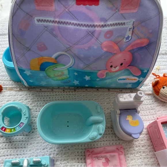 Fisher-Price Little People Cuddle & Play Nursery playset - Picture 13 of 13